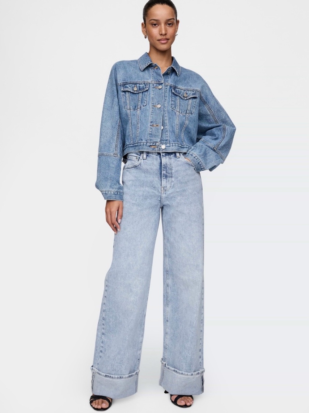 GAP High Rise Stride Cuffed Wide-Leg Jeans in Washed Light Indigo